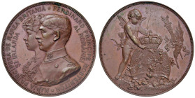 ROMANIA Ferdinando I (1914-1927) Medaglia 1893 Matrimonio tra Ferdinando e Maria d'Irlanda - Opus: A. Scharff AE (g 58,38 - Ø 50 mm) R Minimi segnetti...