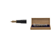 SAILOR, Collezione Maki-e -Penna stilografica - Edizione limitata. Corpo della penna in pregiata resina nera con raffigurazione della gallina. Pennino...