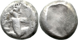 Greek
ACHAEMENID EMPIRE. Time of Artaxerxes II to Artaxerxes III (Circa 375-340 BC). Sardes.
AR Siglos (14.3mm 5.4g)
Obv: Persian king in kneeling-...