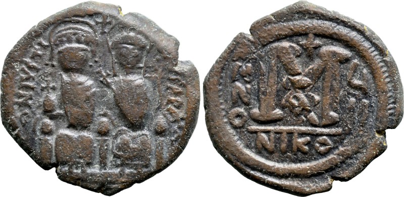 Byzantine
Justin II, with Sophia (565-578 AD). Nicomedia
AE Follis (28.5mm 13....