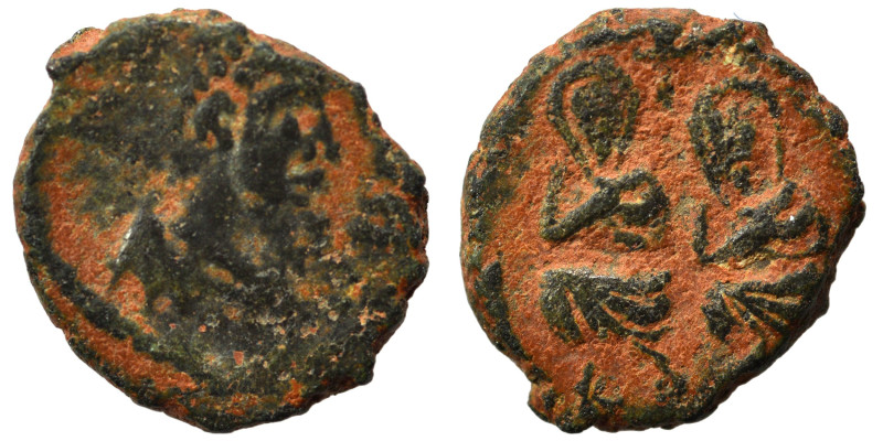 Leo I. 457-474. Nummus (bronze, 1.16 g, 12 mm). D N LE[...] Pearl-diademed, drap...