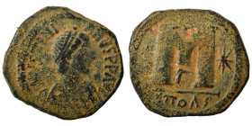 Justinian I, 527-565. Follis (bronze, 15.17 g, 30 mm), Theoupolis (Antioch). DN IVSTINIANVS PP AVG Diademed, draped and cuirassed bust right. Rev. Lar...