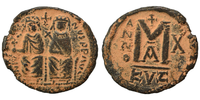 Justin II, with Sophia, 565-578. Follis (bronze, 7.95 g, 26 mm), Moneta Militari...