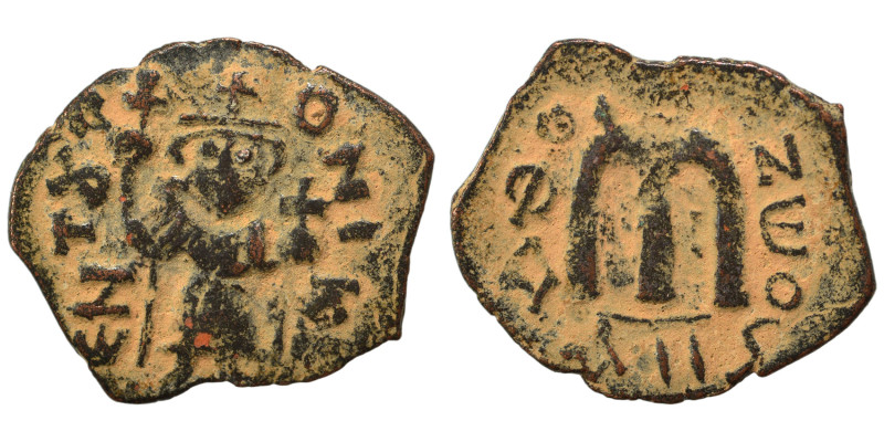 Constans II, 641-668. Follis (bronze, 3.23 g, 24 mm), uncertain mint, Arab-Byzan...