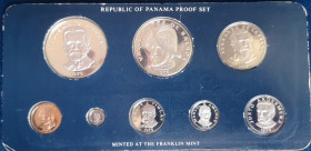 Lotti e Confezioni. Panama. Set Coin 1975. 7 pezzi. Con 3 monete in Argento. Proof. In confezione in buone condizioni. (6523)