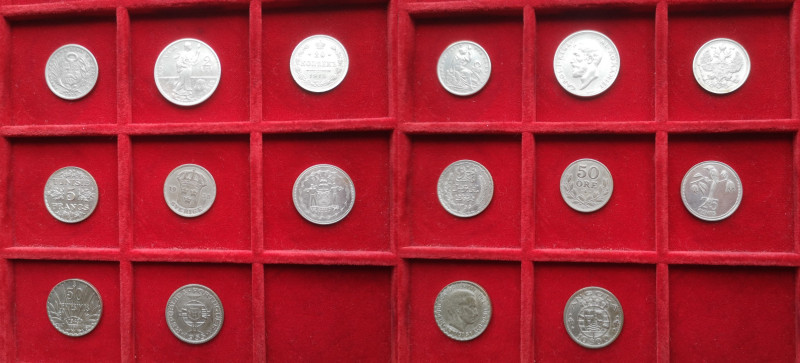 Lotti e Confezioni. Lotto di 8 Pezzi. Angola. 10 Escudos 1955. Belize. 25 centes...