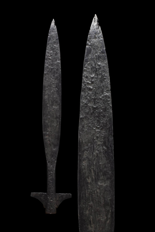 RARE VIKING IRON SPEAR

 Ca. 900-1000 AD
 A rare iron spear head with a point...