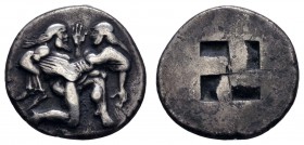 Griechen Thracia
Thassos AR Stater ca. 490 v.u.Z. Av.: Satyr kniet halbrechts und hält eine Nymphe um die Taille gefasst, Rv.: Quadratum incusum SNG ...