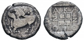 Griechen Macedonia
Akanthos AR Tetradrachme 430 v.u.Z. Av.: Löwe nach rechts, schlägt nach links gewandten Stier, Rv.: Incusum, darin viergeteiltes Q...