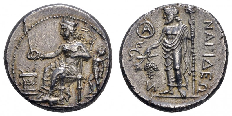 Griechen Cilicia
Nagidos AR Tetradrachme 380-360 v.u.Z. Av.: Aphrodite mit Pate...
