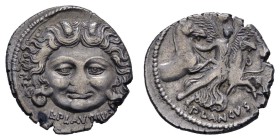 Römer Republik
L. Plautius Plancus, 47 v.u.Z. AR Denar 47 v.u.Z. Rom Av.: L· PLAVTIVS, Kopf der Medusa en face, Rv.: PLANCVS, Victoria mit Palmzweig ...
