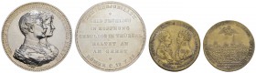Sonstige Medaillen Deutschland
Preußen Silbermedaille, auf die Ehe, etwas berieben, dazu Messingjeton 1813 auf die Völkerschlacht bei Leipzig (geloch...