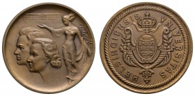 Sonstige Medaillen Personenmedaillen
Frahm 1999 schwere bronzene Ehrenmedaille der Universität Helsinki, im Rand gepunzt: Prof. J-P. Frahm 1999 / RAH...
