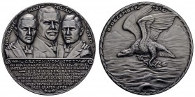 Sonstige Medaillen Medailleure
Goetz, Karl 1914 Silbergußmedaille, auf den Heldentod der drei Grafen Heinrich, Maximilian und Otto von Spee vor den F...