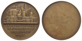 Sonstige Medaillen Städtemedaillen
Passau Messingmedaille, Av.: unter Stadtansicht ERSTES HALLENSPORT- / FEST PASSAU 23·2·47 / NIBELUNGEN / HALLE, Rv...