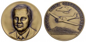 Sonstige Medaillen Thematik
Luftfahrt Rudolf Kunz Gedächtnispreis, große schwere Messingmedaille im Verleihungsetui, Av.: Brustbild, Rv.: einmotorige...