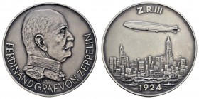 Sonstige Medaillen Zeppelin
 1924 mattierte Silbermedaille, von Albert Holl, zur Erinnerung an den Amerikaflug des LZ 126 (ZR III) 1924, Av.: uniform...
