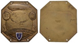 Sonstige Medaillen Zeppelin
 1929 Einseitige, achteckige Bronze-Autokühlerplakette 1929, von A. Moser, München, auf die Weltrundfahrt des LZ 127, Av....