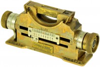 Wissenschaftliche Geräte
 Militärisches Zielgerät der Artillerie mit Wasserwaage aus Messing. Italien, frühes 9. Jhd., ca. 16x7,5x4 cm. Graviert &quo...