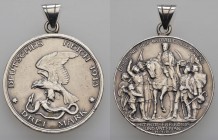 Münzschmuck, 2+3 M Preussen, tragbar mit Öse, dazu eine Feinsilbermedaille in Fassung, und als Abschluss ein Silberring mit einer ½ Mark