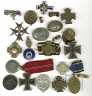 Orden und Abzeichen
 Interessante Position aus rund 20 Orden, Abzeichen und Miniaturen, zumeist III. Reich, darunter 2x EK 2. Klasse (1914 + 1939)
