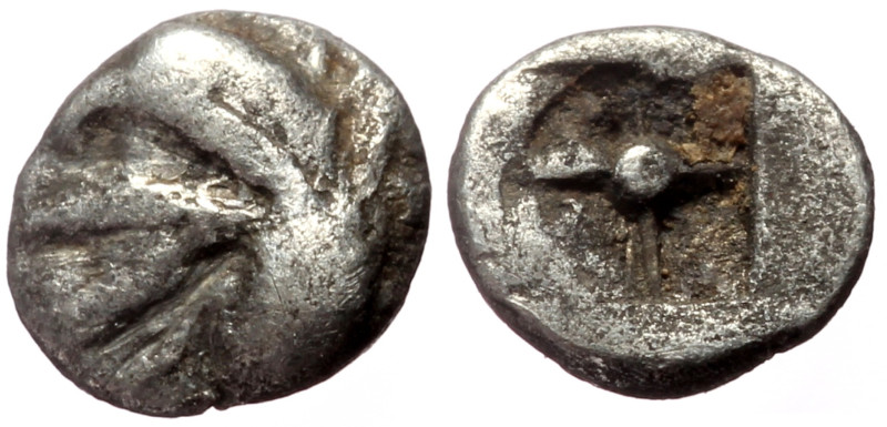 Ionia, Teos (ca 540-478 BC) AR Tetartemorion (Silver, 0.12g, 5mm) 
Obv: Griffin ...