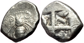Ionia, Ephesos (Circa 350-325 BC) AR Hemidrachm (Silver, 2.21g, 14mm) 
Obv: Bee with straight wings; E-Φ flanking 
Rev: Quadripartite incuse square. 
...