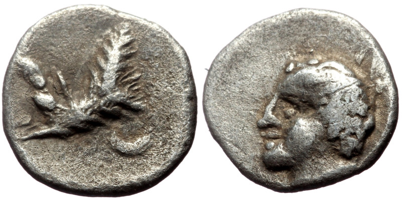 *Very rare*
Cilicia, Uncertain (4th century BC) AR Hemiobol (9mm, 0.35g)
Obv: ...