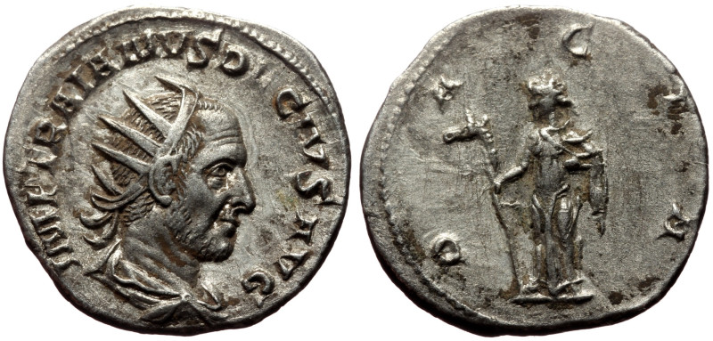 Trajan Decius (249-251) AR Antoninianus (Silver, 4.13g, 22mm) Rome
Obv: IMP TRA...