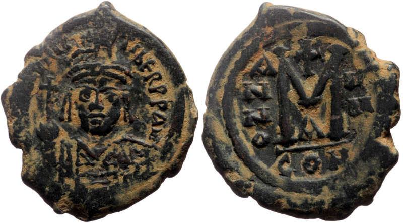 Maurice Tiberius (582-602) AE Follis (Bronze, 29mm, 11.05g) Constantinople 
Obv:...