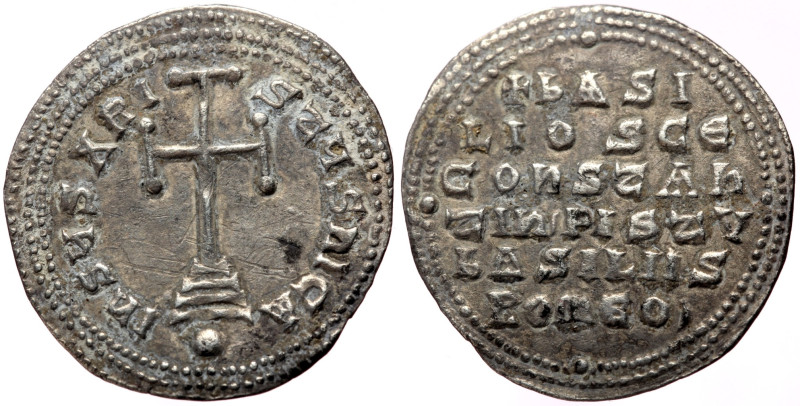 Basil I (867-886) AR Miliaresion (Silver, 24mm, 2.74g) Constantinople, Obv: IhSU...