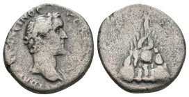 CAPPADOCIA. Caesarea. Antoninus Pius (138-161). Didrachm.
5.66 Gr. 20.9 mm.