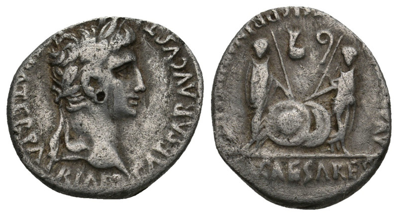 AUGUSTUS (27 BC-14 AD). Denarius. Lugdunum.
3.8 Gr. 19.7 mm.