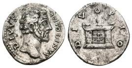DIVUS ANTONINUS PIUS (Died 161). Denarius. Rome.
3.08 Gr. 18.4 mm.