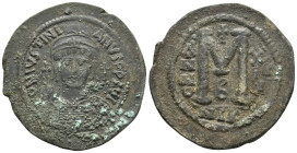 JUSTINIAN I (527-565). Follis. Nicomedia.
22.54 Gr. 43.6 mm.