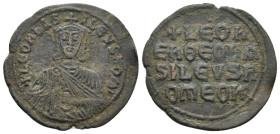 LEO VI THE WISE (886-912). Follis. Constantinople.
5.43 Gr. 28.2 mm.