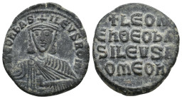 LEO VI THE WISE (886-912). Follis. Constantinople.
8.22 Gr. 25.4 mm.