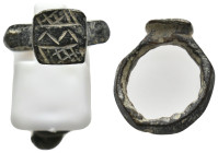 ANCIENT ROMAN BRONZE RING (1ST-5TH CENTURY AD.)
5.75 Gr.