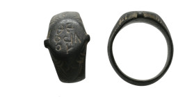 ANCIENT ROMAN BRONZE RING (1ST-5TH CENTURY AD.)
5.65 Gr.