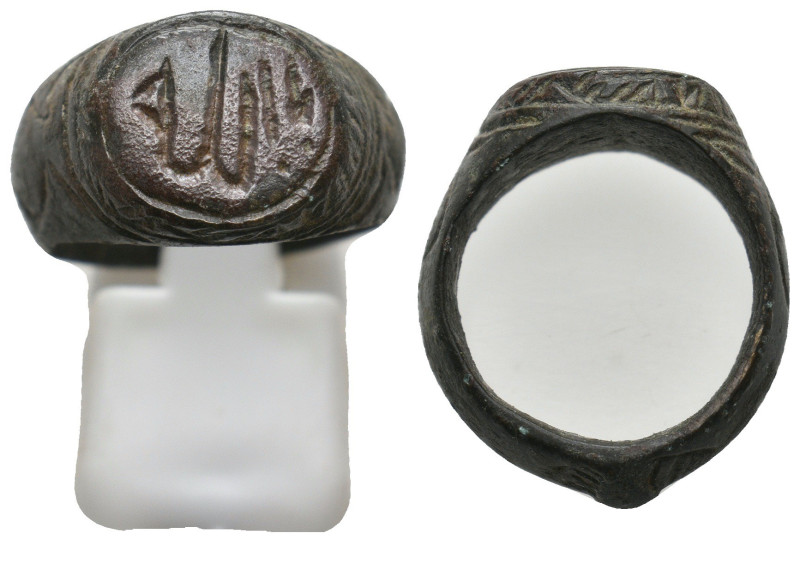 ANCIENT ISLAMIC BRONZE RING.
11.96 Gr.