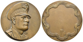 Medaglie Italiane. Ventennio fascista. Medaglia dedicatoria, senza data, firmata MM. Al D/ busto a destra di Mussolini, al R/ spazio dedicatorio liber...
