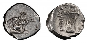 Ionia, Teos. Alexandria Diobol; Ionia, Teos; c. 320-294 BC, Diobol, 0.94g. SNG Kayhan-612. Obv: Griffin seated r., raising l. forepaw. Rx: Lyre; TH[I]...
