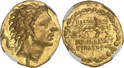 GRÈCE ANTIQUE - GREEK
Pont (royaume du), Mithradate VI Eupator (120-63). Statère d’or à son nom An 209 (ΘΣ) = 89/88 av. J.-C.
Av. Tête diadémée à droi...