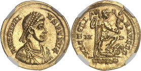 EMPIRE ROMAIN - ROMAN
Honorius (393-423). Solidus 395-402, Milan.
Av. D N HONORI - VS P F AVG. Buste diadémé à droite, drapé et cuirassé, vu de trois ...
