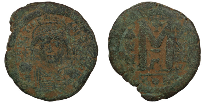 Justinian I. (527-565 AD) Æ Follis. (33mm, 17,13g) Constantinople. Obv: crowned ...