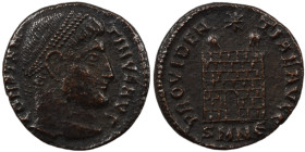 Constantinus I. (307-337 AD). Follis. (17mm, 2,52g) Nicomedia. Obv: CONSTANTINVS AVG. laureate bust of Constantinus right. Rev: PROVIDENTIAE AVGG. Cam...