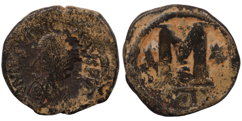 Justinian I. (527-565 AD) Æ Follis. (31mm, 14,65g) Constantinople. Obv: D N IVST...