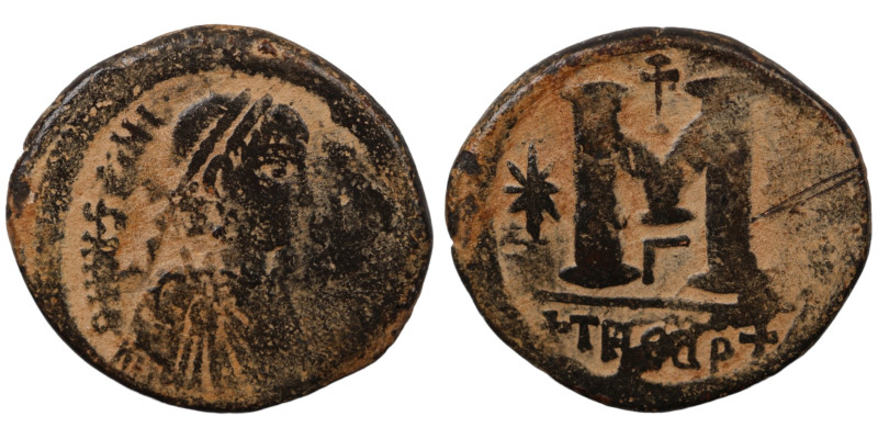 Justinian I. (527-565 AD) Æ Follis. (29mm, 15,83g) Theoupolis. Obv: D N IVSTINIA...