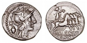 Cassia
Denario. AR. Roma. (126 a.C.). A/Cabeza de Roma a der., detrás X sobre urna. R/La libertad en cuadriga a der., con cetro y gorro, debajo C·CAS...