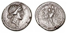 Julio César
Denario. AR. (47-46 a.C.). A/Cabeza de Venus con diadema a der. R/Eneas portando a su padre Anchises y sosteniendo un paladio, detrás CAE...